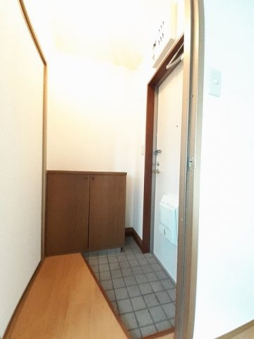 ソレーユ久安の玄関