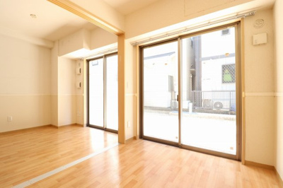 【洋室】 | サンメゾン鶴見緑地