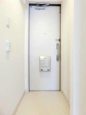 毎日通る玄関はこちらです