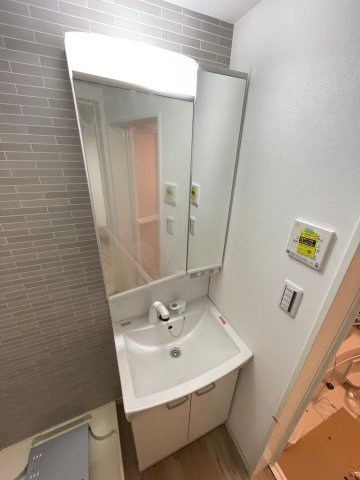 【独立洗面台】 | 独立洗面化粧台が付いています