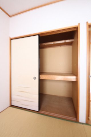メゾンドノエルの収納|押し入れです