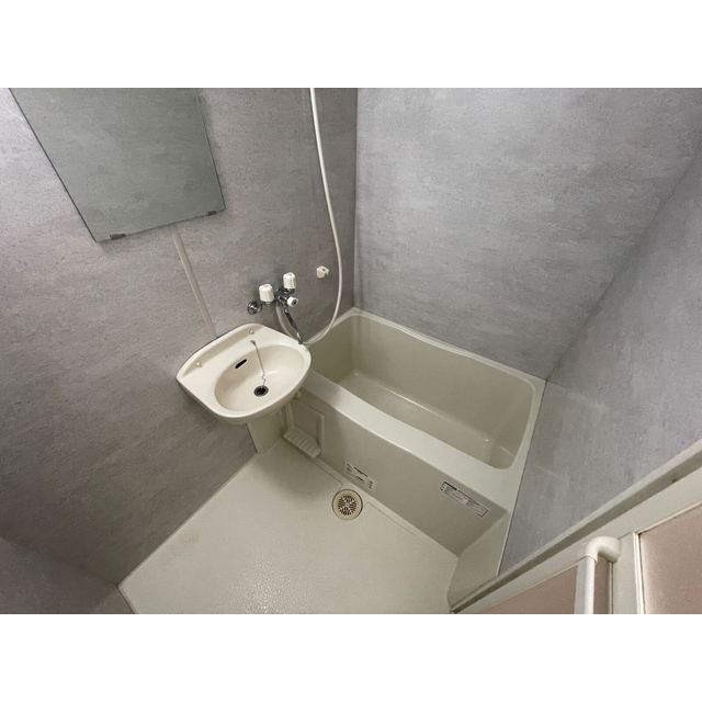 コンパクトで使いやすいお風呂です