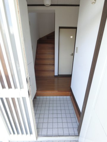 明るい玄関です