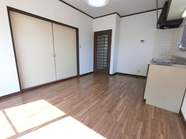 ゆったり過ごせる居間です