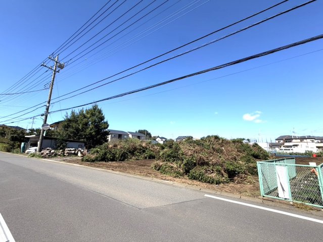 川越市小堤　売地の前面道路含む現地写真
