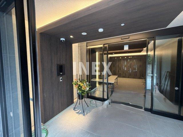 横浜市神奈川区白幡上町の賃貸マンションのエントランス