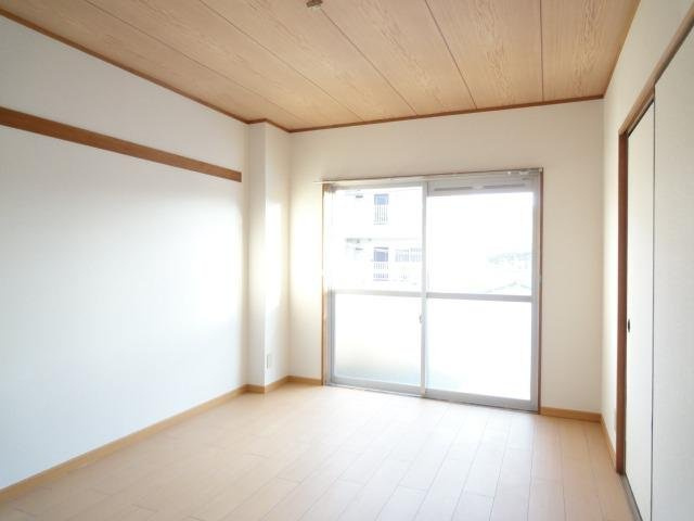 明るい室内です