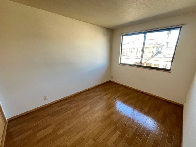 退去前のため別の部屋の写真です。