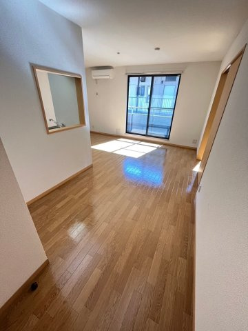 退去前のため別の部屋の写真です。