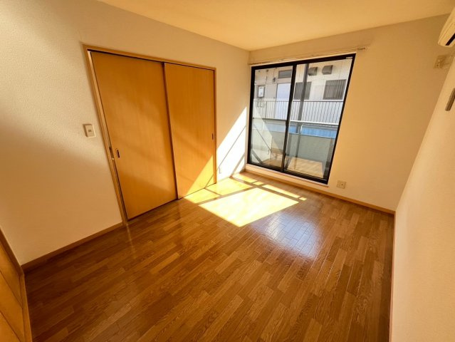 退去前のため別の部屋の写真です。