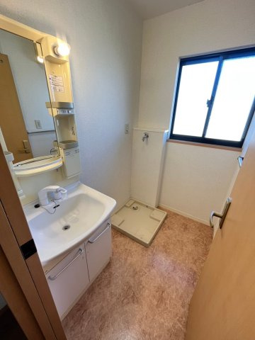 退去前のため別の部屋の写真です。