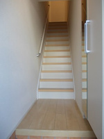 明るい玄関です