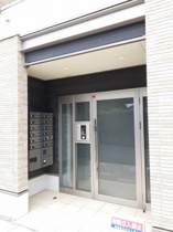 毎日通るエントランスはこのようになっています