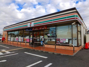 セブンイレブン鴻巣天神３丁目店まで800m