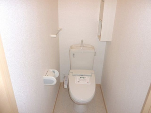 コンパクトで使いやすいトイレです