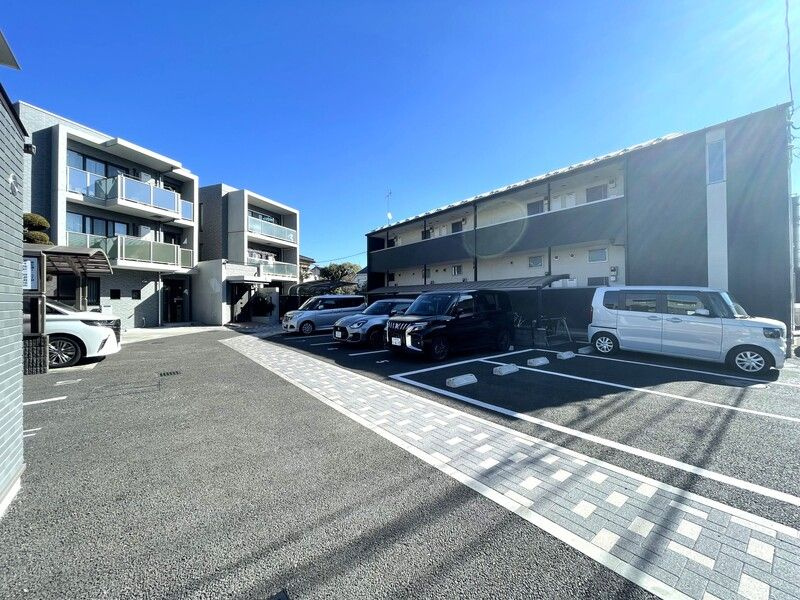 ガーデンビィラ参番館の駐車場