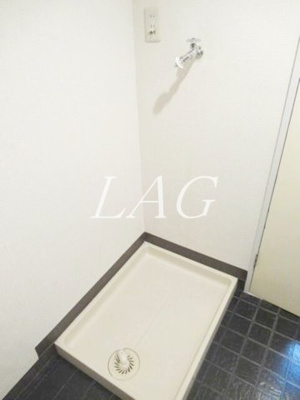 【設備】 | パインヴィレッジ代官山 | 室内洗濯機置き場です。