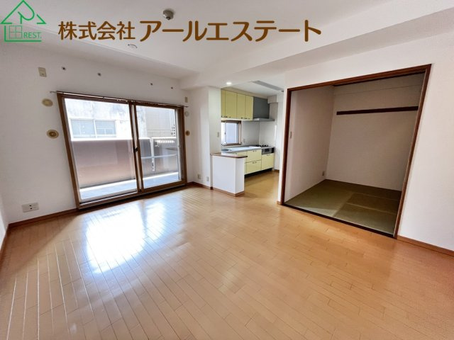 マーレ加古川駅前タワー　　JR「加古川駅」徒歩6分の居間・リビング