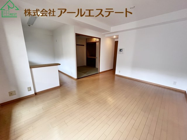 マーレ加古川駅前タワー　　JR「加古川駅」徒歩6分の居間・リビング