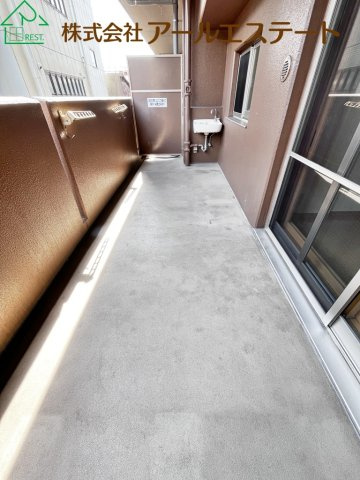 マーレ加古川駅前タワー　　JR「加古川駅」徒歩6分のバルコニー