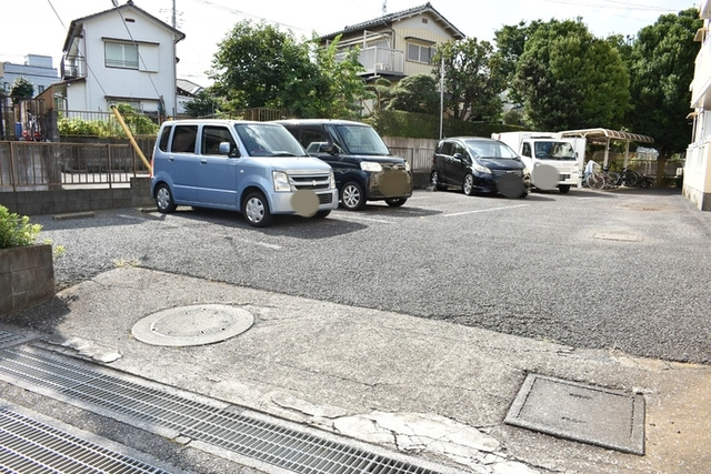 ウエストパーク三橋の駐車場|敷地内駐車場完備☆