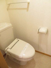 コンパクトで使いやすいトイレです