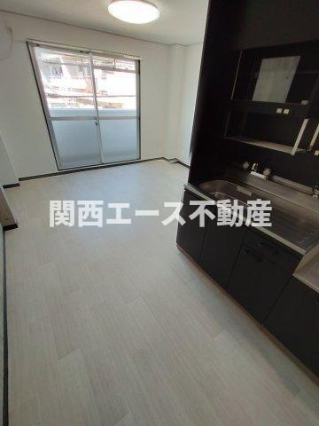  | シルキーハイツ
