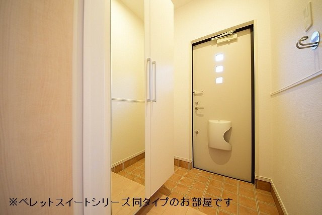毎日通る玄関はこちらです