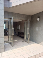 落ち着いたエントランスです