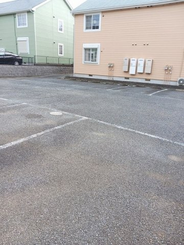 車をお持ちの方に嬉しい駐車場付きの物件です