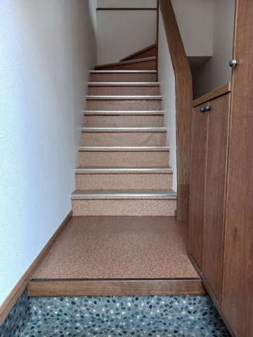 毎日通る玄関はこちらです