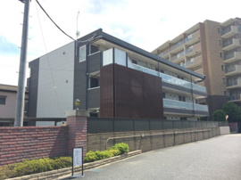 落ち着いた雰囲気の外観です