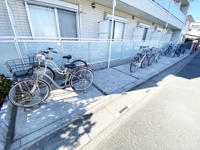 リブリ・宮原のその他共用部分|敷地内駐輪場