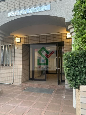 ゾンネンハイム武蔵関のエントランス