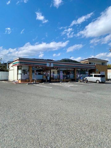 セブンイレブンあきる野瀬戸岡店まで230m