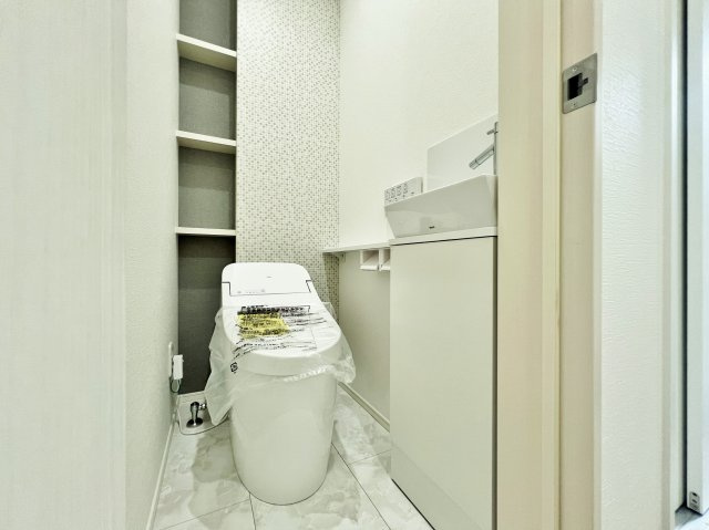朝霞市根岸台4丁目 限定1棟のトイレ|トイレは1階・2階にございます
忙しい朝も快適に　家族みんなに優しい間取りです
1階トイレには手洗いカウンター付です 