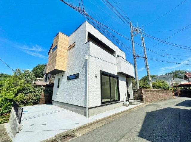 朝霞市根岸台4丁目 限定1棟の外観|【ご見学可能♪♪】
南西角地に面した高機能邸宅　限定1棟
住宅性能評価W取得
耐震等級3取得！地震に強い家
是非現地にて実際にご見学ください♪♪