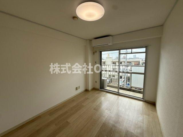 東大阪市吉田７丁目の賃貸マンションの洋室