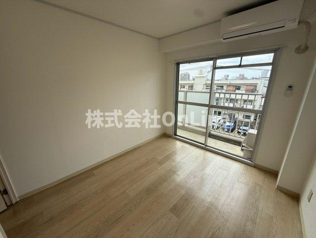 今西マンションの洋室