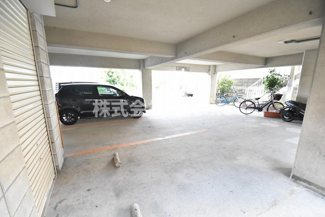 【駐車場】