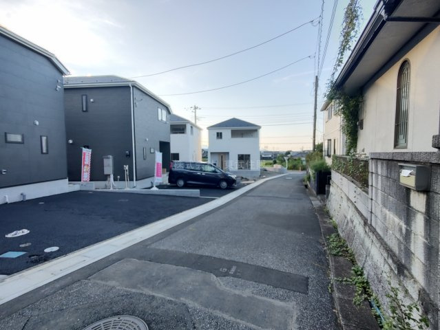【前面道路含む現地写真】の画像