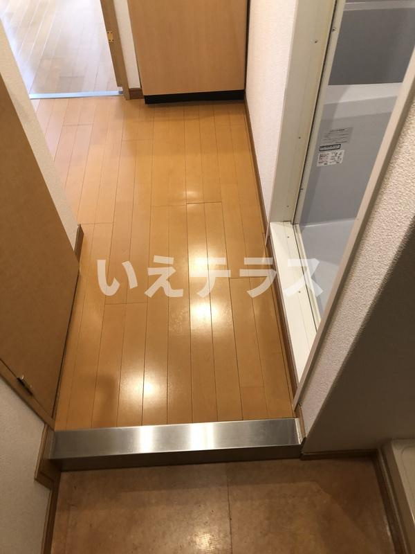 エステムコート新神戸エリタージュの玄関