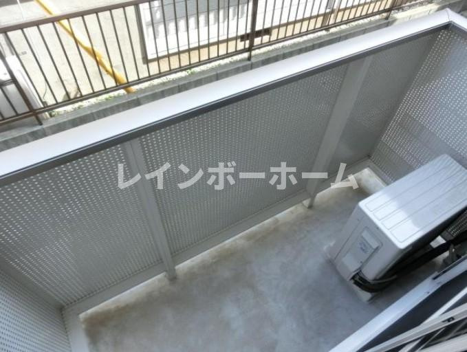 クリスタルコートのバルコニー