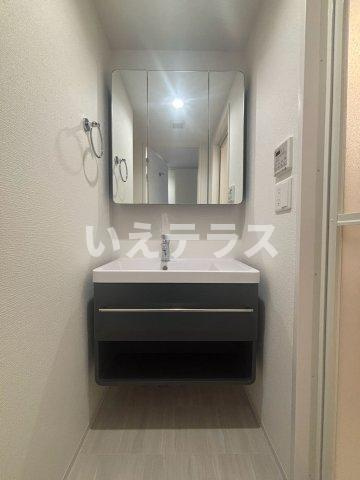 セレニテ神戸駅前アリエの洗面所