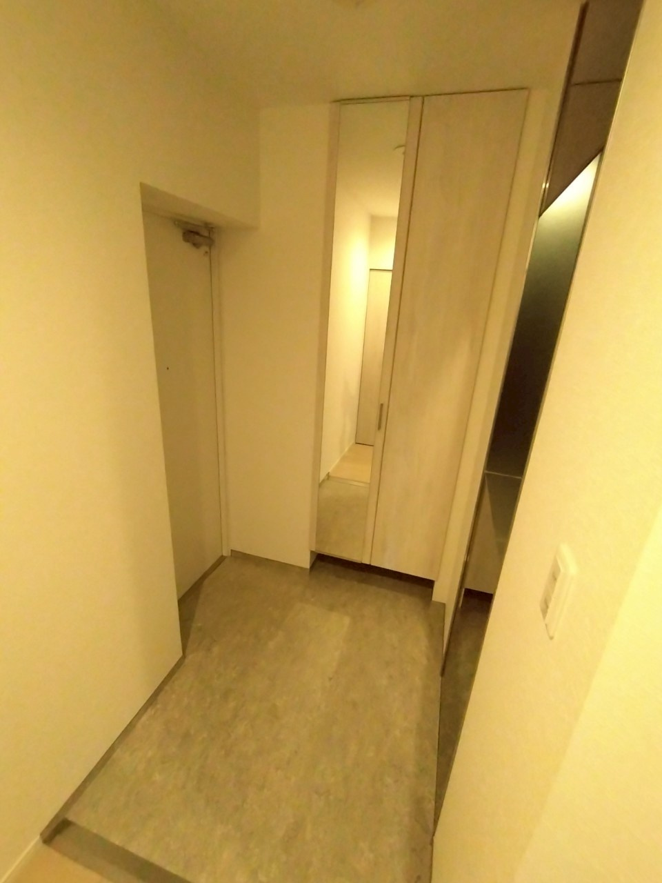 NTSビルの玄関