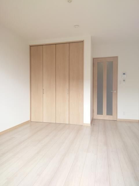 ロワール原木の寝室