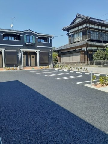 グランファミリアⅠの駐車場
