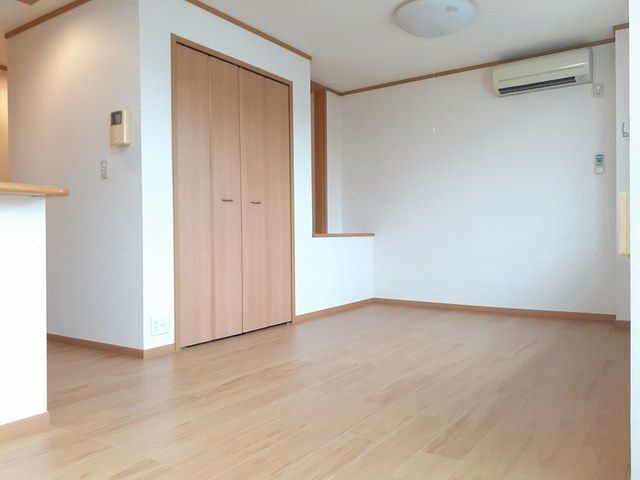 レスポワールの居間・リビング