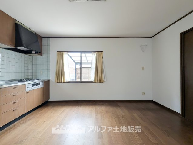 あきる野市秋川３丁目　中古戸建の居間・リビング|【Family Time】◆家族が集う空間◆
会話や食事を楽しみながら、心地よい時間を過ごせるリビングです。