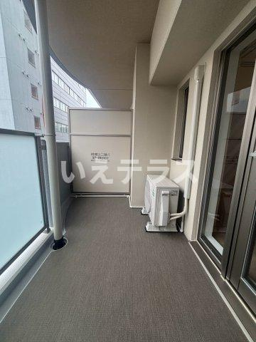 セレニテ神戸駅前アリエのバルコニー